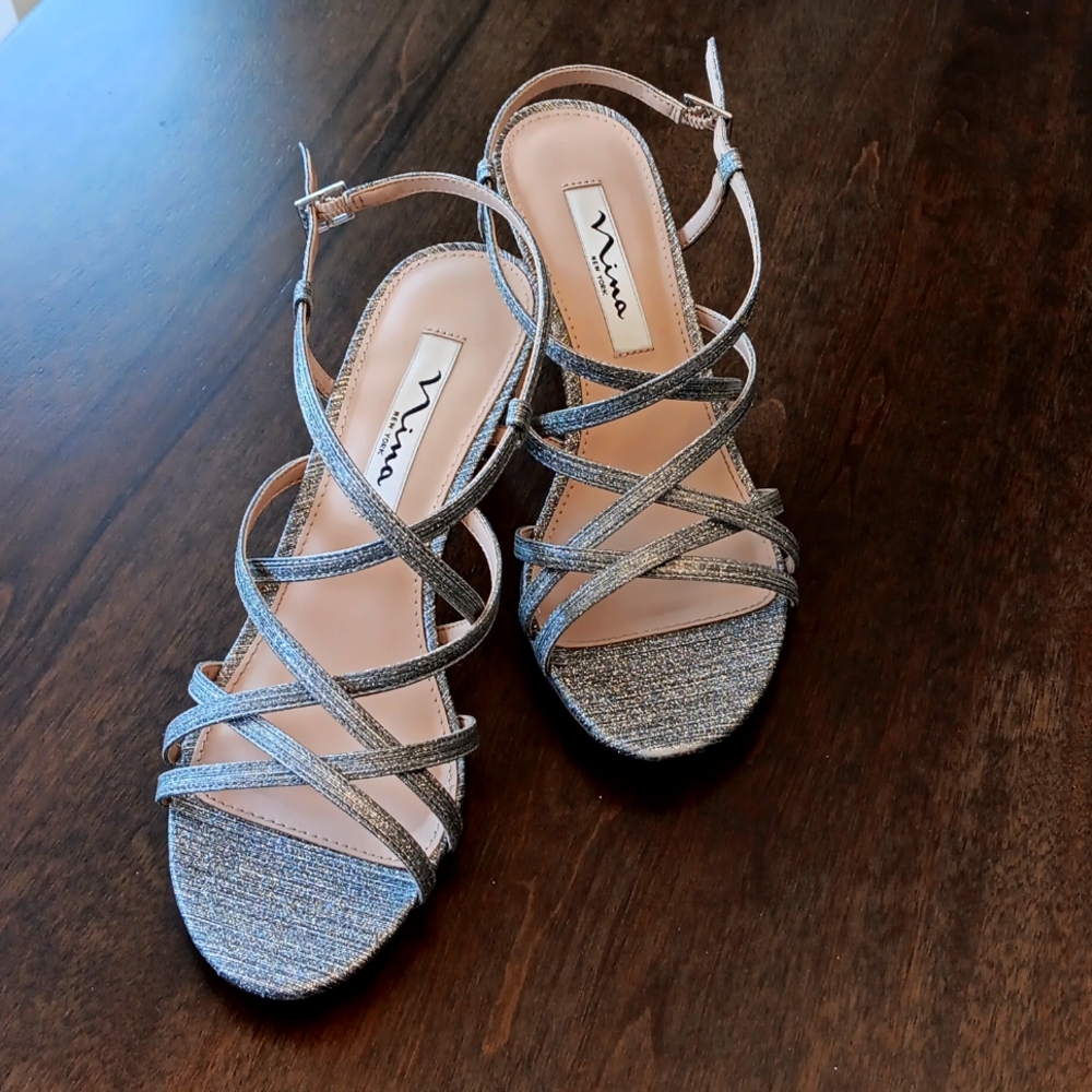 Nina women's evening silver sandals. Size 7.5